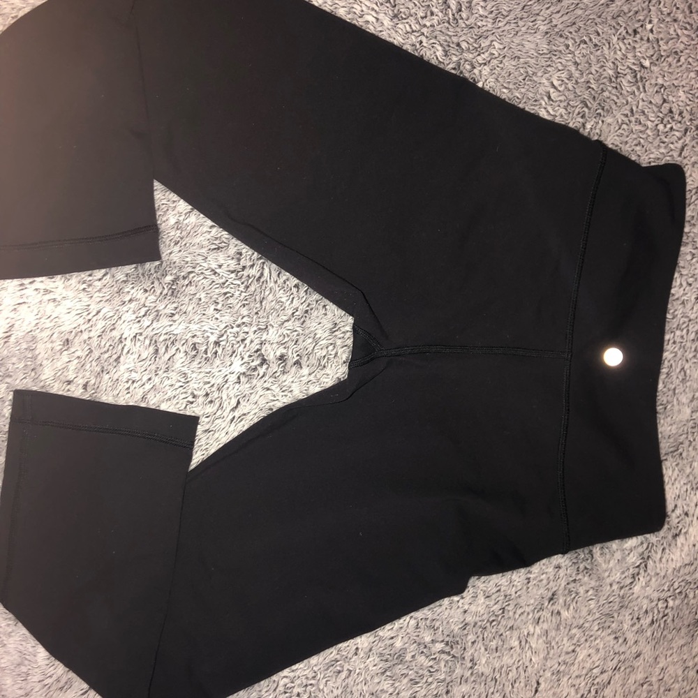 Lululemon low rise cropped wunder under leggings.